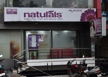 Naturals-Unisex-Salon-Entertainment-Beauty-parlour-Mysore-Karnataka
