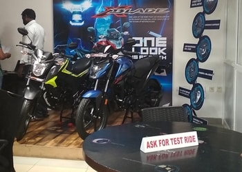 Palace-Honda-Shopping-Motorcycle-dealers-Mysore-Karnataka-2