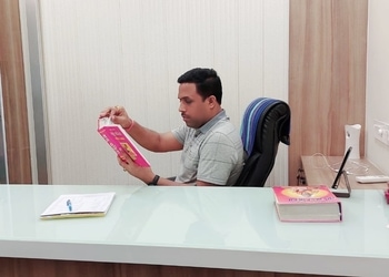 Vijay-Dwivedi-Professional-Services-Astrologers-Nagpur-Maharashtra-1