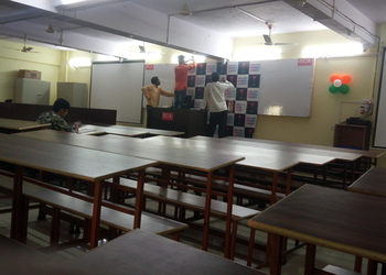 Brilliant-Commerce-Academy-Education-Coaching-centre-Nanded-Maharashtra-2