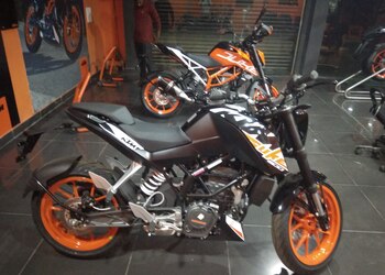 KTM-Shopping-Motorcycle-dealers-Nizamabad-Telangana-2