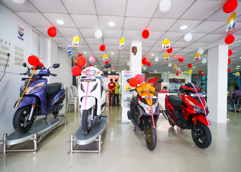Sairam-Honda-Shopping-Motorcycle-dealers-Nizamabad-Telangana-2