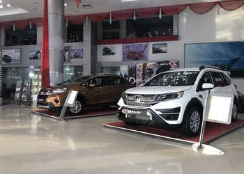 Ace-Honda-Shopping-Car-dealer-Noida-Uttar-Pradesh-2