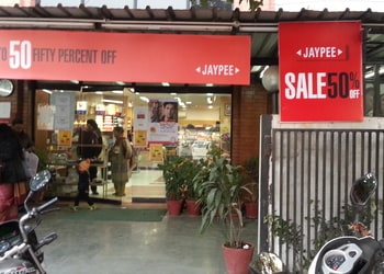 Jaypee-Factory-Outlets-Shopping-Clothing-stores-Noida-Uttar-Pradesh