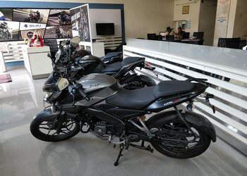 Aakash-Automobiles-Shopping-Motorcycle-dealers-Pondicherry-Puducherry-2