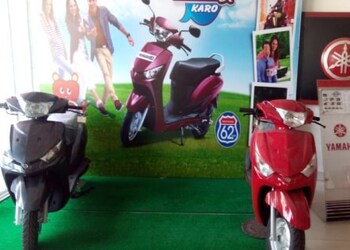 Srinivasa-Motors-Shopping-Motorcycle-dealers-Pondicherry-Puducherry-2