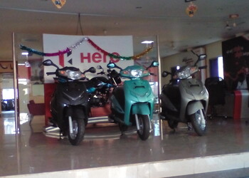 Valli-Motors-Shopping-Motorcycle-dealers-Pondicherry-Puducherry-2