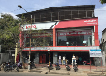 Valli-Motors-Shopping-Motorcycle-dealers-Pondicherry-Puducherry