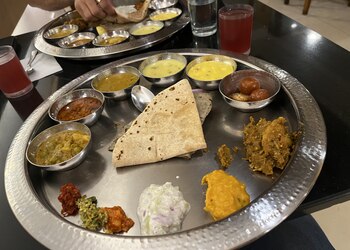 Shabree-Restaurant-Food-Family-restaurants-Pune-Maharashtra-2