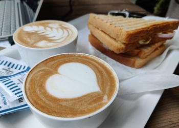 Waari-Book-Cafe-Food-Cafes-Pune-Maharashtra-1