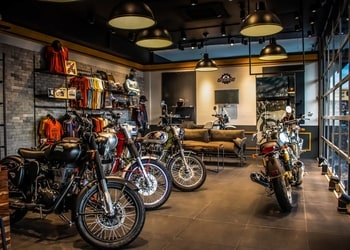 6th-Gear-Royal-Enfield-Showroom-Shopping-Motorcycle-dealers-Raipur-Chhattisgarh-1