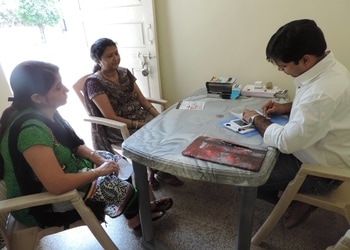 GOLDEN-WELLNESS-Health-Physiotherapy-Raipur-Chhattisgarh