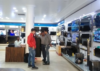 Universal-Services-Shopping-Electronics-store-Raipur-Chhattisgarh-1