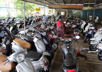 Kantipudi-Shopping-Motorcycle-dealers-Rajahmundry-Andhra-Pradesh-2