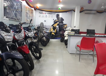 Sri-Gokul-Shopping-Motorcycle-dealers-Rajahmundry-Andhra-Pradesh-2