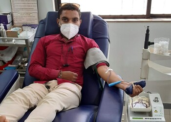 Saurashtra-Voluntary-Blood-Bank-Health-24-hour-blood-banks-Rajkot-Gujarat-1