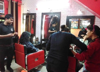 Mirrors-Hair-Salon-Academy-Entertainment-Beauty-parlour-Rohtak-Haryana-1