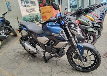 Salem-Automotive-Corporation-Shopping-Motorcycle-dealers-Salem-Tamil-Nadu-1