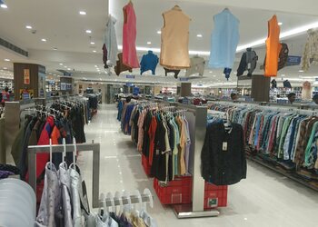 The-Chennai-Silks-Shopping-Clothing-stores-Salem-Tamil-Nadu-2