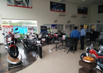 Thriveni-Honda-Shopping-Motorcycle-dealers-Salem-Tamil-Nadu-1