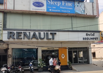 Arka-Renault-Showroom-Shopping-Car-dealer-Secunderabad-Telangana