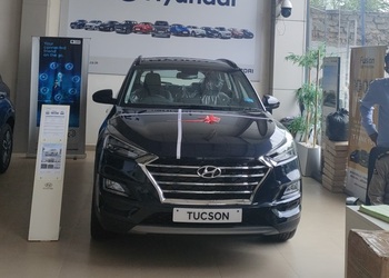 Fusion-Hyundai-Shopping-Car-dealer-Secunderabad-Telangana-1
