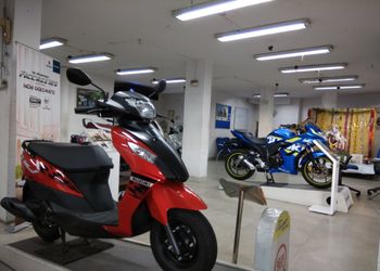 Mahalaxmi-Suzuki-Shopping-Motorcycle-dealers-Secunderabad-Telangana-1