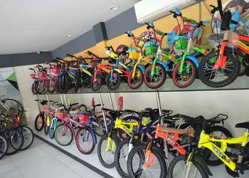 Track-and-Trail-Cycling-Solutions-Shopping-Bicycle-store-Secunderabad-Telangana-2