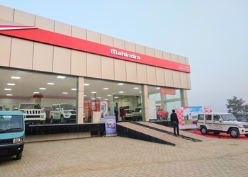 Mahindra-Sabita-Automobile-Shopping-Car-dealer-Silchar-Assam