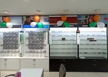 Titan-Eyeplus-Shopping-Opticals-Silchar-Assam-2