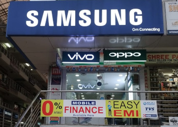 Om-Connecting-Shopping-Mobile-stores-Siliguri-West-Bengal