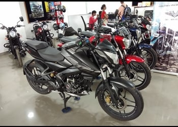 Siliguri-Bajaj-Shopping-Motorcycle-dealers-Siliguri-West-Bengal-1