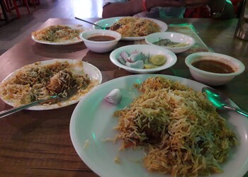 Ismail-Bhai-s-Hotel-Khan-Chacha-Food-Family-restaurants-Solapur-Maharashtra-2