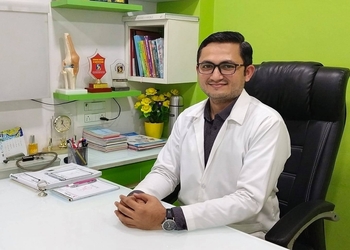 Astha-Physiotherapy-Clinic-Health-Physiotherapy-Surat-Gujarat-1