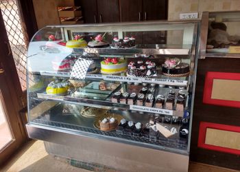 Dotiwala-Bakery-Food-Cake-shops-Surat-Gujarat-1