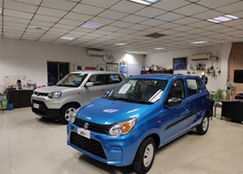 Bhandari-Automobiles-Shopping-Car-dealer-Tamluk-West-Bengal-1