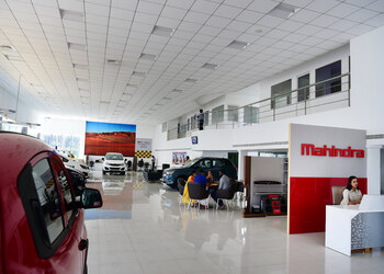 Mahindra-Sleeba-and-Sons-Automotive-Shopping-Car-dealer-Thiruvananthapuram-Kerala-1