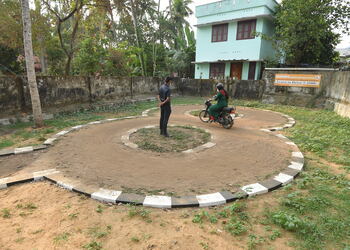 Medayil-Motor-Driving-School-Education-Driving-schools-Thiruvananthapuram-Kerala-2