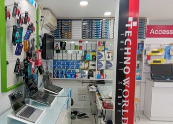 Techno-World-Shopping-Computer-store-Thiruvananthapuram-Kerala-2
