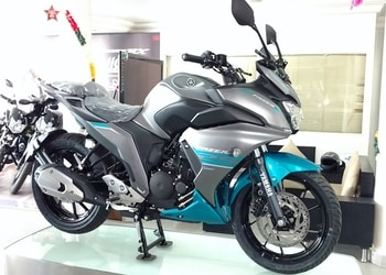 AXIS-MOTORS-Shopping-Motorcycle-dealers-Tinsukia-Assam-1