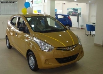 Borah-Hyundai-Shopping-Car-dealer-Tinsukia-Assam-2