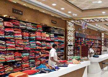 Pothys-Shopping-Clothing-stores-Tiruchirappalli-Tamil-Nadu-2