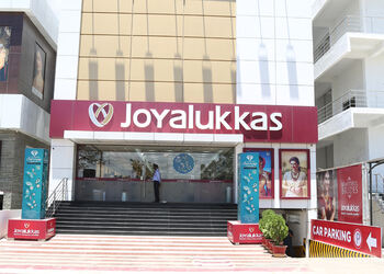 Joyalukkas-Jewellery-Shopping-Jewellery-shops-Tirunelveli-Tamil-Nadu
