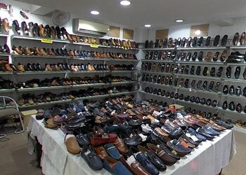 Mr-Mo-G-Shopping-Shoe-Store-Udaipur-Rajasthan-1