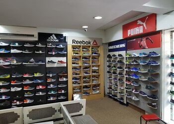 Mr-Mo-G-Shopping-Shoe-Store-Udaipur-Rajasthan-2