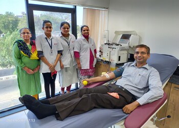 Dhwani-Blood-Centre-Health-24-hour-blood-banks-Vadodara-Gujarat