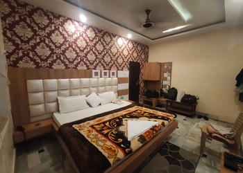 HOTEL-ARYA-Local-Businesses-Budget-hotels-Varanasi-Uttar-Pradesh-1