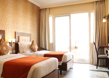 Hotel-Surya-Kaiser-Palace-Local-Businesses-3-star-hotels-Varanasi-Uttar-Pradesh-1