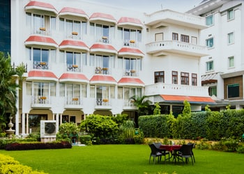 Hotel-Surya-Kaiser-Palace-Local-Businesses-3-star-hotels-Varanasi-Uttar-Pradesh