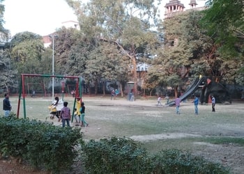 Shaheed-Udyan-Nagar-Nigam-Entertainment-Public-parks-Varanasi-Uttar-Pradesh-1